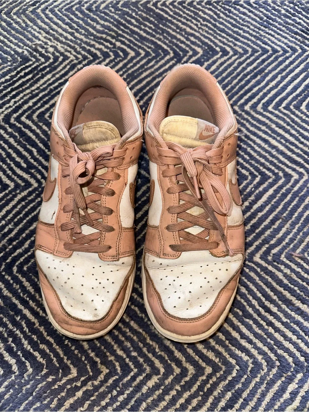 Nike Tan & White Low-Top Sneakers